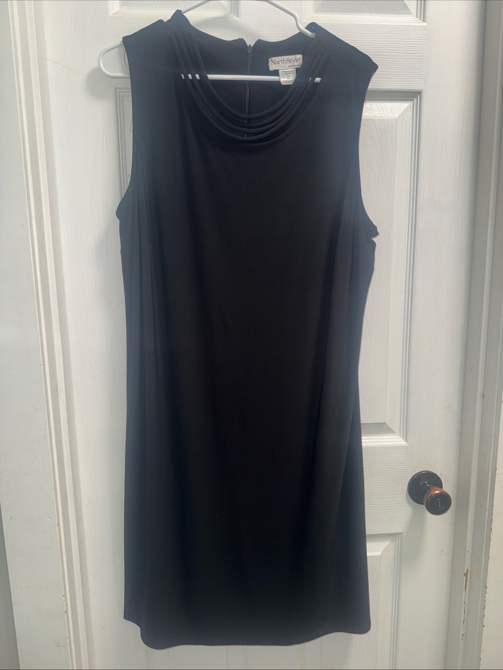 Sleeveless Black Shift Dress